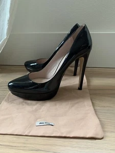 Zapatos de salón Miu Miu talla 37/7 charol negro plataforma hechos en Italia - Imagen 1 de 7