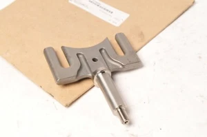 Genuine Polaris 5135042 Valve,Guillotine exhaust - 700 - RMK Fusion Classic HO + - Picture 1 of 3