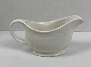 Pfaltzgraff Gravy Boat White Stoneware Ceramic 16 oz, Farmhouse - Picture 1 of 14