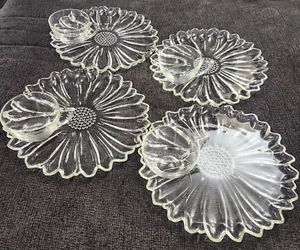 Vintage 8 Piece T.V. Set Colony Glass, Daisy Pattern, 4 Plates 4 Cups, Excellent - Picture 1 of 12