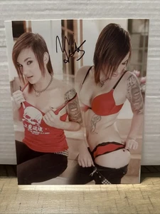 Nikki Hearts signed model 8x10 Photo ORIGINAL (NOT A COPY OR REPRINT) #125 - Picture 1 of 1