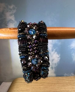 Brazalete brazalete brazalete cierre magnético con cuentas de corneta de vidrio checo azul y púrpura - Imagen 1 de 7