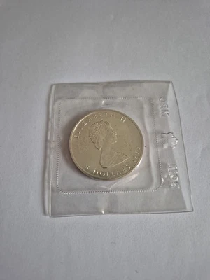 Canadian Maple Leaf 1988 5 $ Dollar Coin 1oz 0,9999 Fine Silver in Foil - Bild 1 von 2