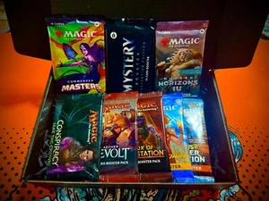 MTG Magic the Gathering Crazy Combo Gift Box w/ 8 Booster Packs - CMM, MH3, HOU - Picture 1 of 2