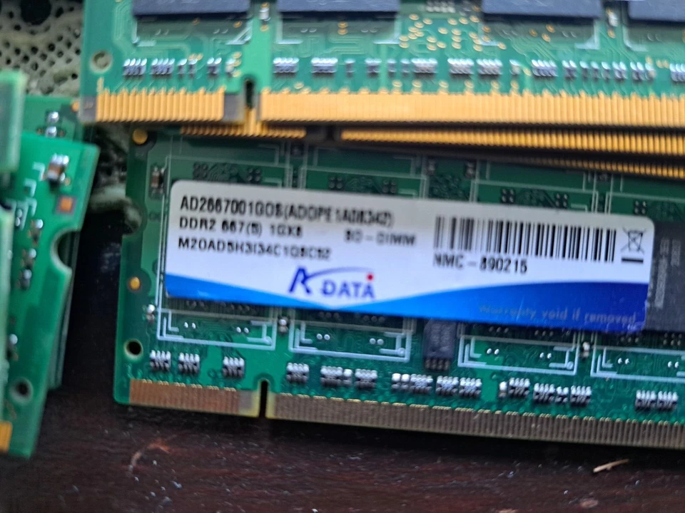 DDR2 1GB SODIMM By kingston   667 Laptop Memory by A data - Image 1 of 1