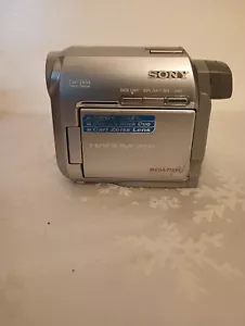 Sony DCR-HC40 Camcorder -Handycam with Charger No Battery - Picture 1 of 23