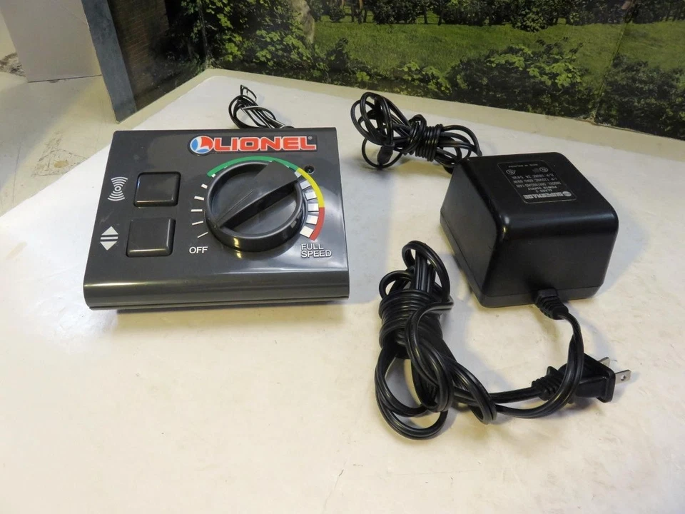 LIONEL 12885 MPC - 40 WATT CONTROL SYSTEM- EXC. - NO BOX - W8 - Image 1 of 1