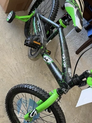 NUEVA Bicicleta BMX Dynacraft 18" Surge Niños con Efecto de Pintura Personalizado Verde Foto 1 de 2