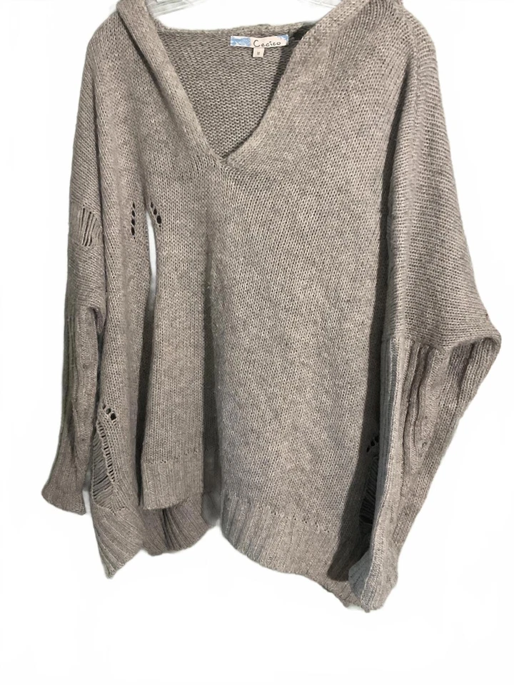 Suéter Cecico desgastado gris de gran tamaño tejido con cuello en V y capucha hasta 2X Foto 1 de 4