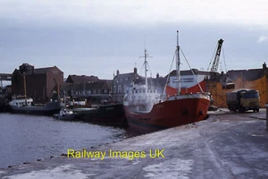 Foto - Cargando grano en Wells-next-the-Sea c1983 - Imagen 1 de 1