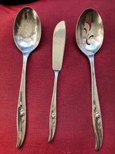 1847 ROGERS BROS MAGIC ROSE BUTTER KNIFE & 2 SERVING SPOONS - Picture 1 of 1