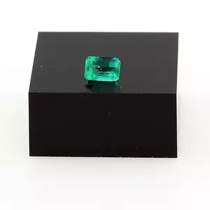 Emerald. 0.28 cts. Muzo, Colombia Tmpl _SKU009751 - Picture 1 of 3