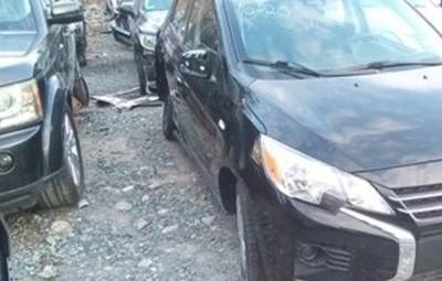 21 22 23 24 Mitsubishi Mirage pasajero derecho negro conjunto guardabarros OEM LKQ Foto 1 de 3