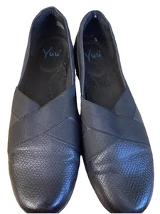 Yuu Darling Slip On Shoes Womens Size US 12 M Black Leather Almond Toe Comfort - Picture 1 of 6