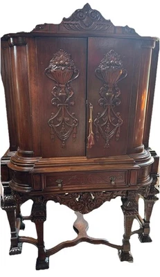 Antiguo armario de salón Foto 1 de 4