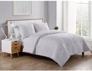 NEW VCNY Home Billie 3 Piece White Seersucker Stripe KING Comforter Set - Picture 1 of 3