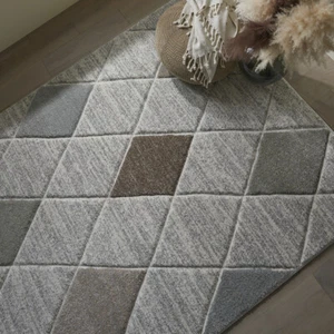 Triangles Subtle Multi Colour Modern Contemporary Easycare High Quality Area Rug - Picture 1 of 6