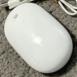 Apple Mighty Mouse USB Wired Optical Mouse A1152 White Tested - Picture 1 of 11