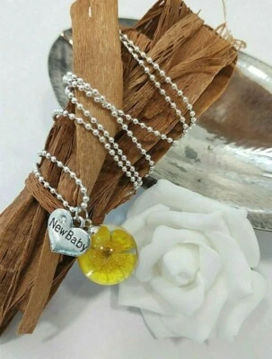 Collana chiama angeli donna ranuncolo giallo sfere botaniche resina fiori veri - Immagine 1 di 4