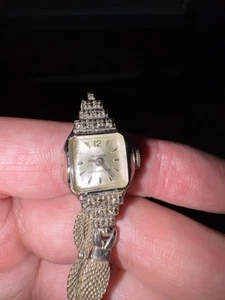 Vintage Helbros Women’s Watch 10k GP With 20 Diamond Chips - Picture 1 of 7