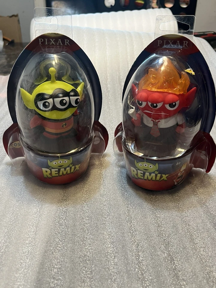 Lote de 2 bonecos fechados Pixar Remix #5 Mr. Incredible & #10 Anger Read All - Imagem 1 de 4