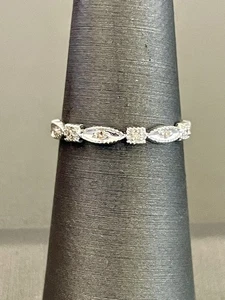 14KT White Gold 0.035CTW Diamond Eternity Band. Size 5.75 (I64) - Picture 1 of 8