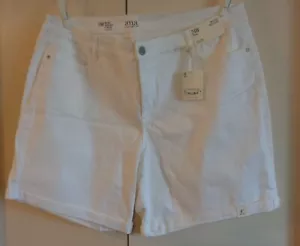 *Neu mit Etikett* a.n.a. 24W mittelhohe Midi kurze weiße Shorts - 8" Schrittlänge - Bild 1 von 5