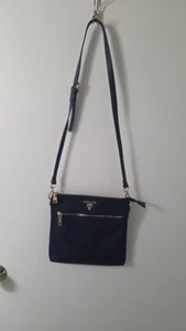 Borsa a tracolla Prada in nylon con cinturino in pelle blu navy - Foto 1 di 10