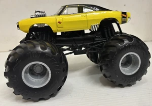 2016 Hot Wheels Monster Jam Dodge Charger Die Cast Marvel 1:24 Scale - Picture 1 of 7