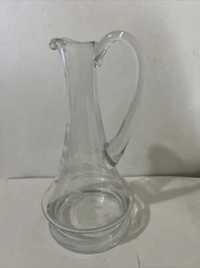Jarra de vidrio transparente vintage soplada a mano cuello largo flores grabadas 10,5" - Imagen 1 de 7