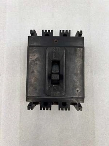 Disyuntor FPE NE231015 15 Amp 3p 3 Polos 240v 240 Voltios - Imagen 1 de 10