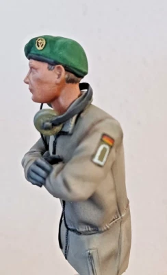 Bundeswehr Panzer Besatzung 70/80er Halbfigur   Scale 1:16 Resin - Bild 1 von 4