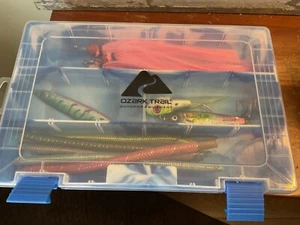 Ozark Trail Fishing Aufbewahrung mit 11 Ködern - Bild 1 von 6