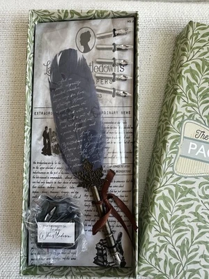 Bridgerton Pluma y Tinta Caligrafía Conjunto Sin Usar Dama Silbadown Foto 1 de 4