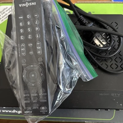Nueva caja convertidora digital a analógica INSIGNIA negra NS DXA1 -APT OYV Foto 1 de 3