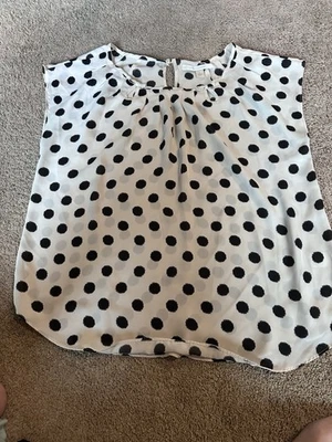 Blusa regata feminina LC Lauren Conrad grande bolinhas chiffon - Imagem 1 de 4