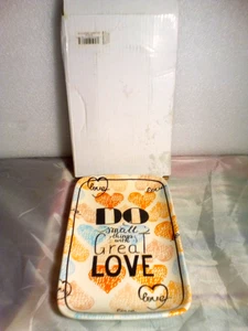 Piatto portagioie in ceramica ispiratrice fare piccole cose con grande amore Laura Janelle - Foto 1 di 3