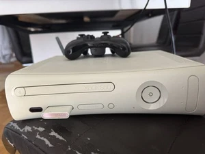 XBOX 360, mit 2 Controllern, Wifi-Adapter, Netzkabel, Memory card Und 7 Spielen! - Photo 1/11