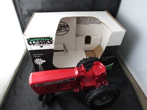 Scale Models Country Classics 1/16 96 fb-2454 Red Tractor - Cool!! - Picture 1 of 7