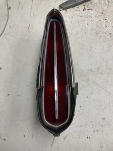 Luz trasera de coche Chrysler vintage o intermitente y lentes traseras piezas - Imagen 1 de 7