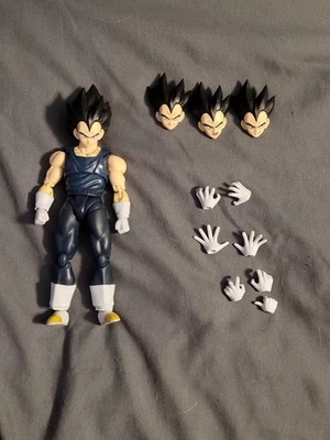 Figura Suelta S.H.Figuarts Dragon Ball Super Hero Vegeta Foto 1 de 2