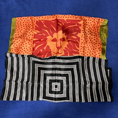 Lote De Colección 2 Bufandas Anne Klein Lavanda y Negro, León Rojo Naranja Verde Foto 1 de 4