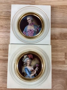 Par de pequeños retratos antiguos de porcelana enmarcados - Imagen 1 de 11
