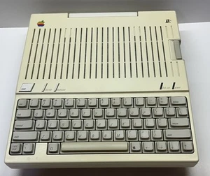 Computadora Apple IIc A2S4000 limpia totalmente probada funcionando. Solo ordenador. - Imagen 1 de 10