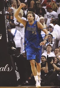Dirk Nowitzki original signiertes Foto 20 x 30 cm - Picture 1 of 1