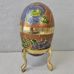 Uovo smaltato cloisonne ottone su piedistallo supporto fiori bigiotteria floreale - Foto 1 di 7