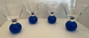 Juego de 4 vástagos de bola azul de vidrio/martini de cobalto soplado a mano de 5,5"X 4,75" - Imagen 1 de 5