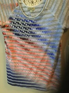 Blusa túnica manga corta One World Flag roja azul gris - Talla M nueva sin etiquetas crochet ne - Imagen 1 de 5