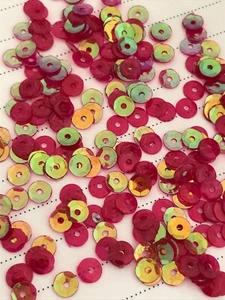 Sequins 4mm Fuchsia Magenta Pink / Gold AB Iridescent Flat Cup Choose Pack Size - Picture 1 of 1