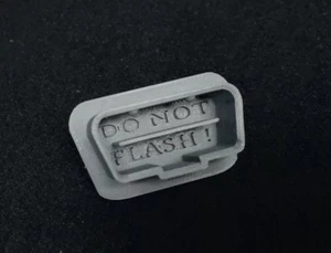 "DO NOT FLASH" OBD2 Port Cover - DEALER WARNING *3D Printed* Tune Saver - Foto 1 di 5
